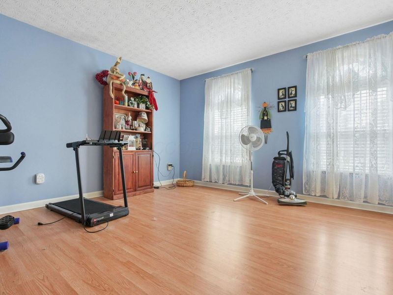 400 Alberta Drive, Commercial Point, OH 43116 Photo 10