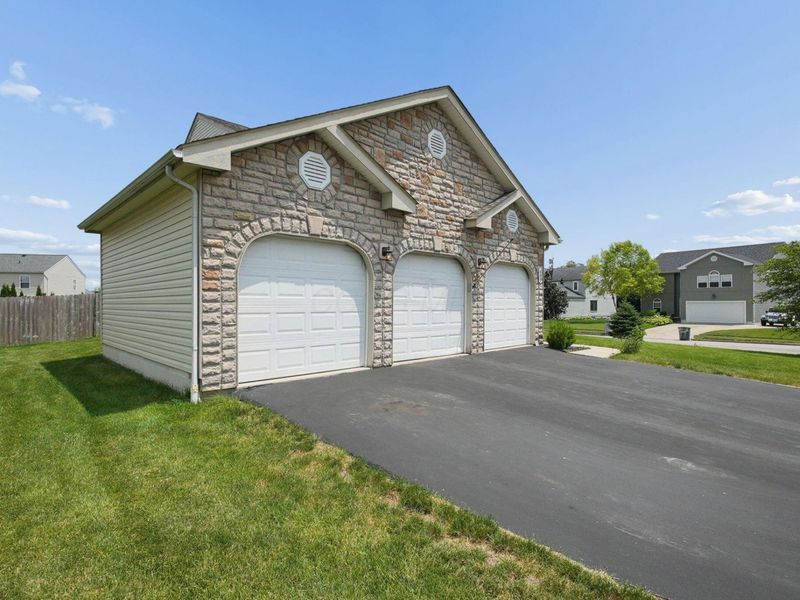 400 Alberta Drive, Commercial Point, OH 43116 Photo 4