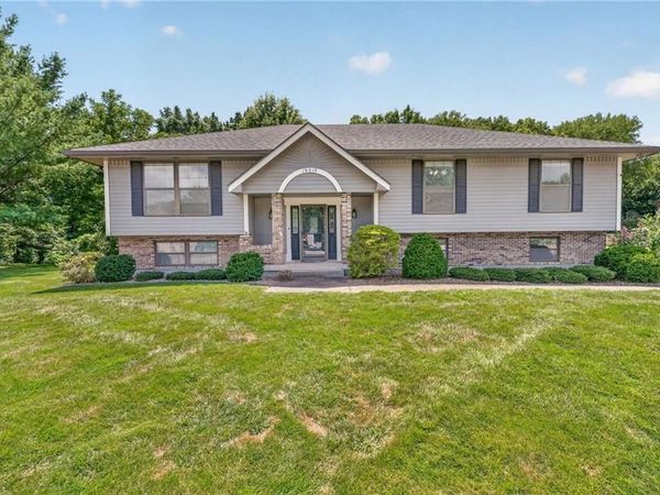 19019 E Ringo Circle, Independence, MO 64057