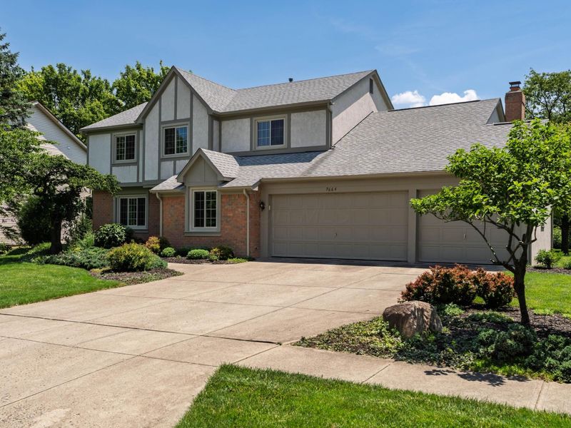 7664 Glanmore Court, Dublin, OH 43017 Photo 2
