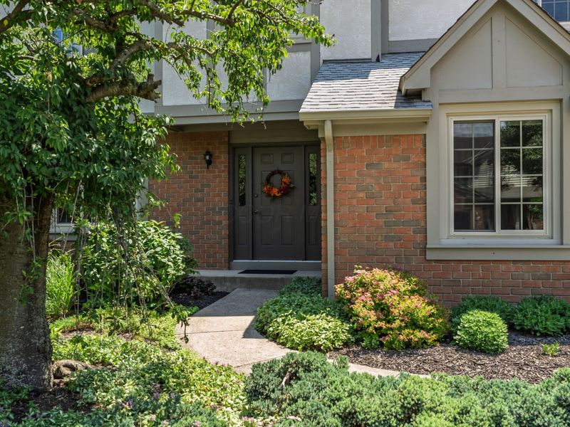 7664 Glanmore Court, Dublin, OH 43017 Photo 3