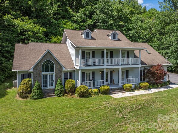 302 Davy Crockett Drive , Maggie Valley, NC 28751