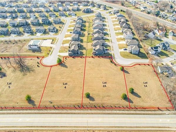 1700 NE Bluff Street, Lee's Summit, MO 64086