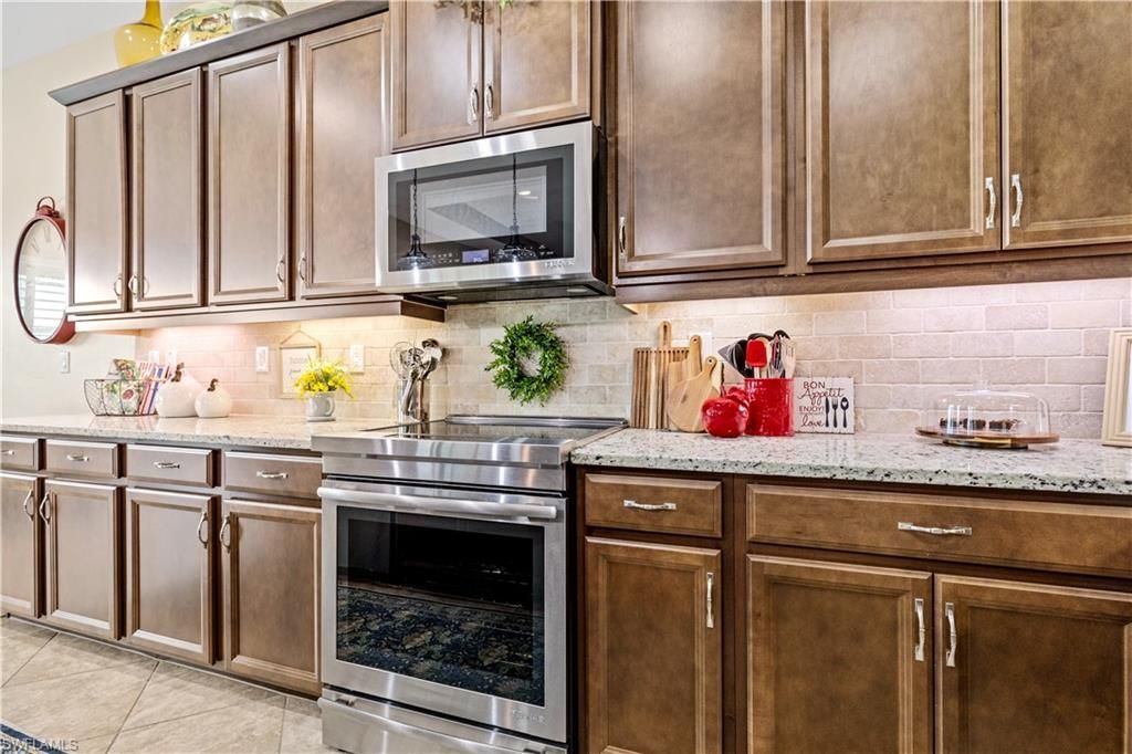 2875 Sunset Pointe Cir E, Cape Coral, FL 33914 Photo