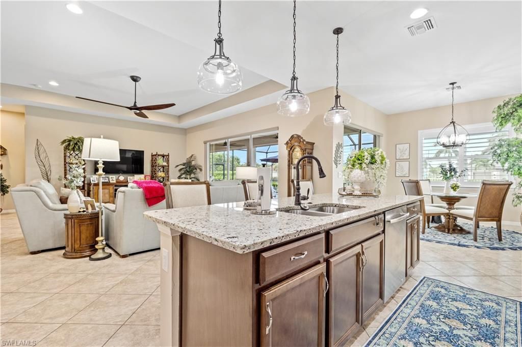 2875 Sunset Pointe Cir E, Cape Coral, FL 33914 Photo