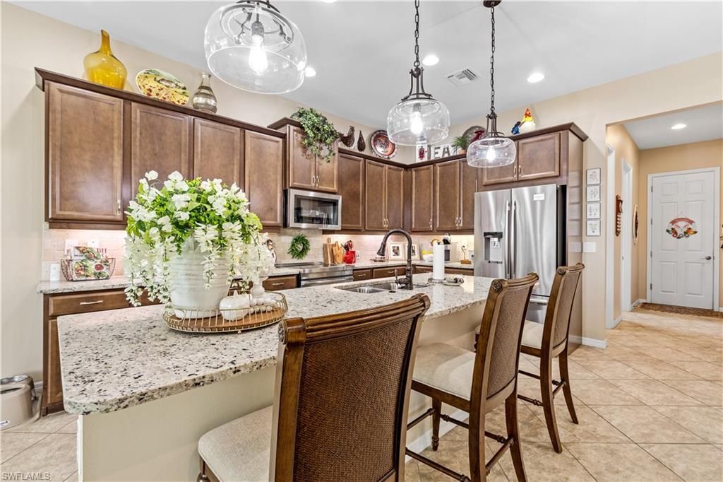 2875 Sunset Pointe Cir E, Cape Coral, FL 33914 Photo