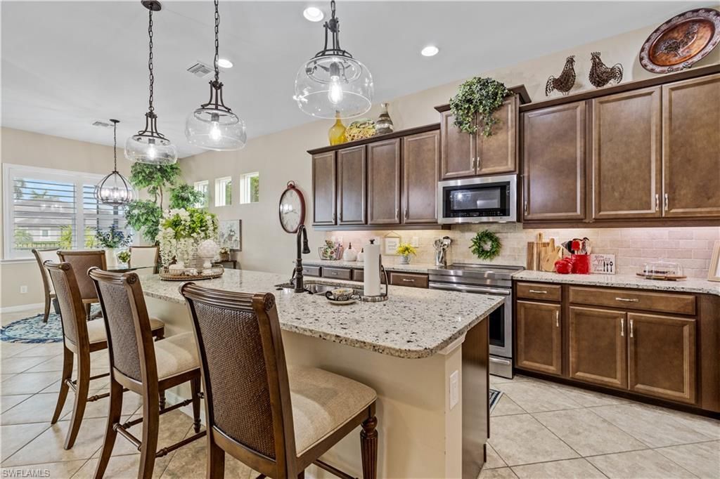 2875 Sunset Pointe Cir E, Cape Coral, FL 33914 Photo
