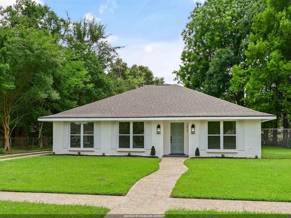 1019 E Palmview St, Gonzales, LA 70737