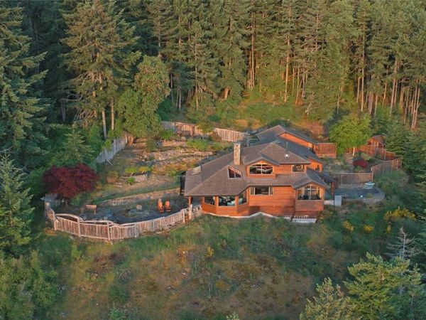378 Wright Rd , Salt Spring, BC V8K 2H8