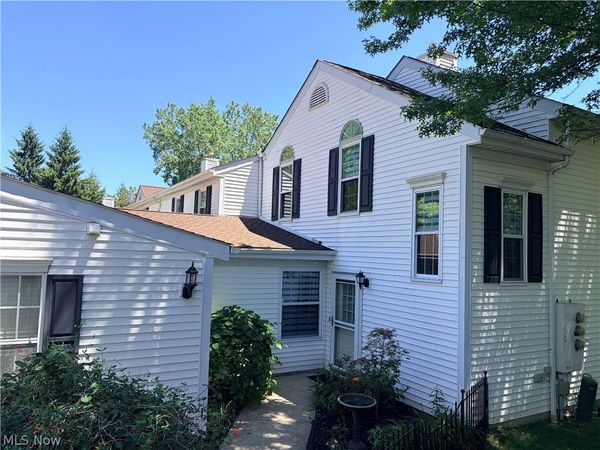 7121 W Cross Creek Trail , Brecksville, OH 44141