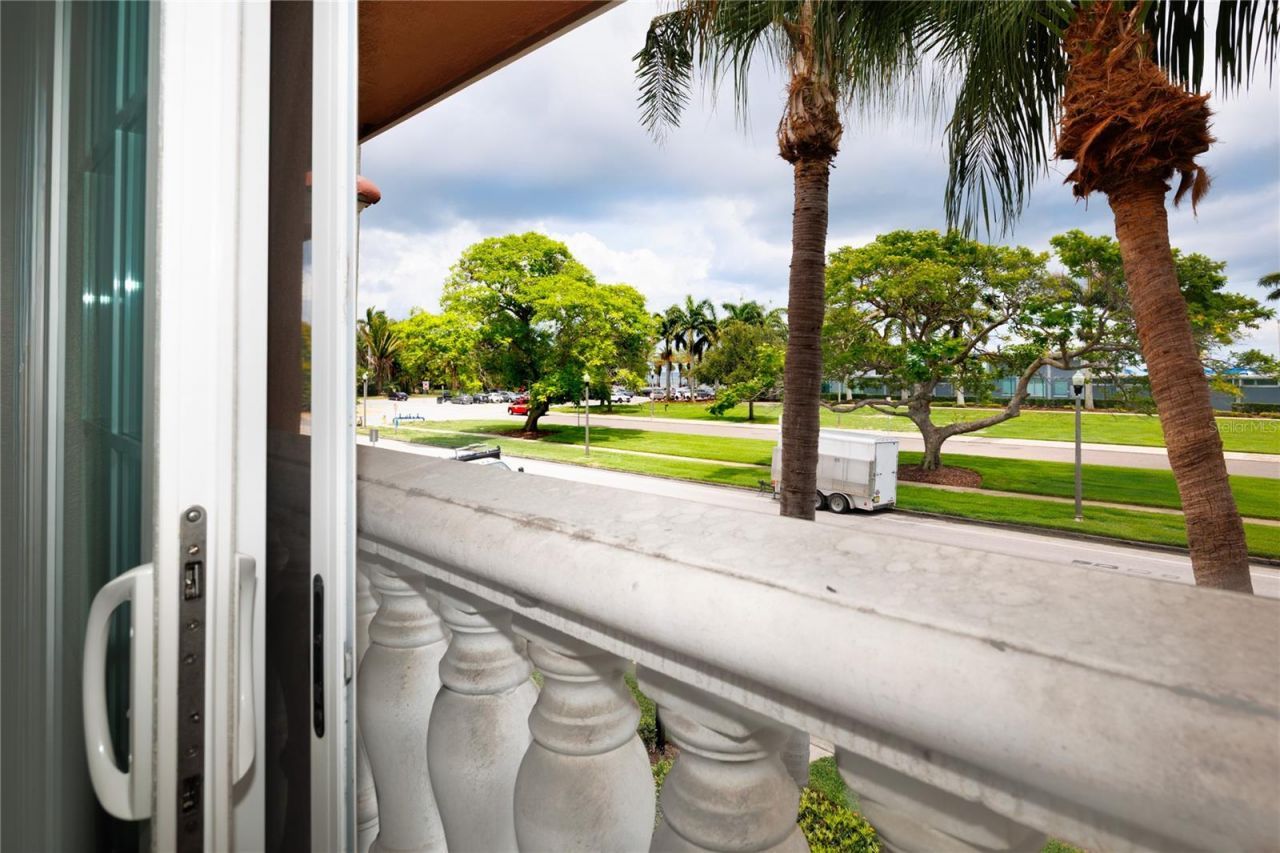 920 North Shore Drive Ne, Saint Petersburg, FL 33701 Photo