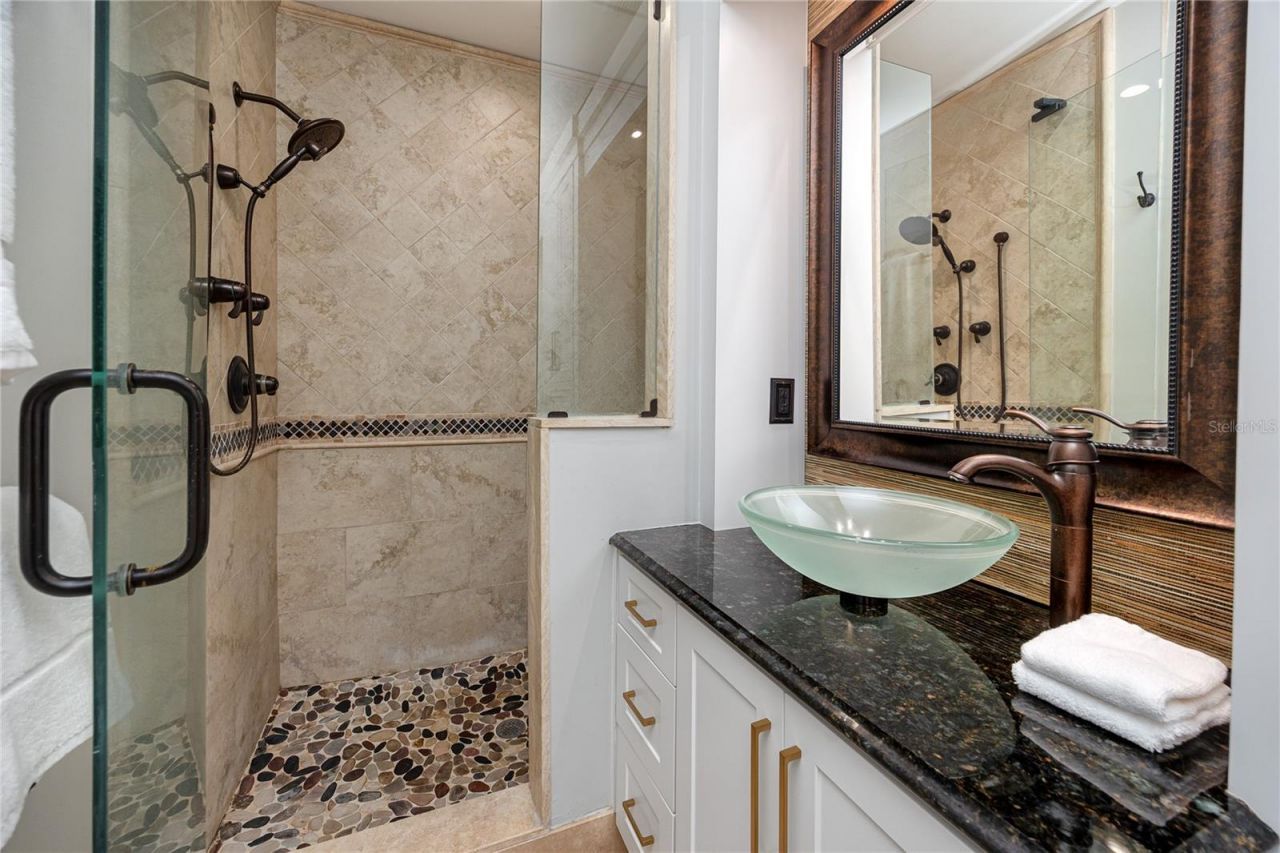 920 North Shore Drive Ne, Saint Petersburg, FL 33701 Photo