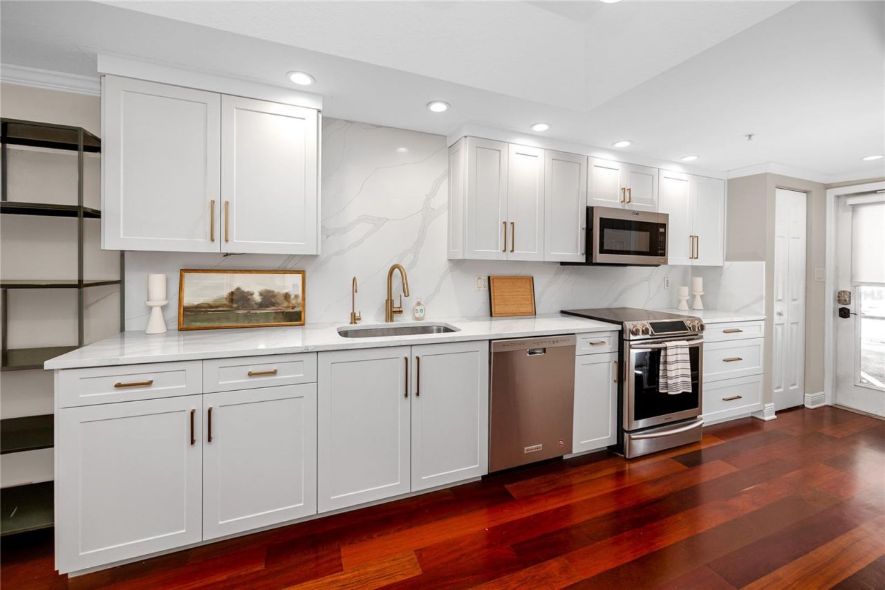 920 North Shore Drive Ne, Saint Petersburg, FL 33701 Photo