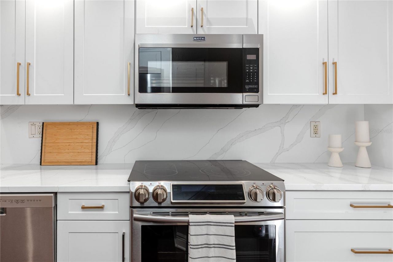 920 North Shore Drive Ne, Saint Petersburg, FL 33701 Photo