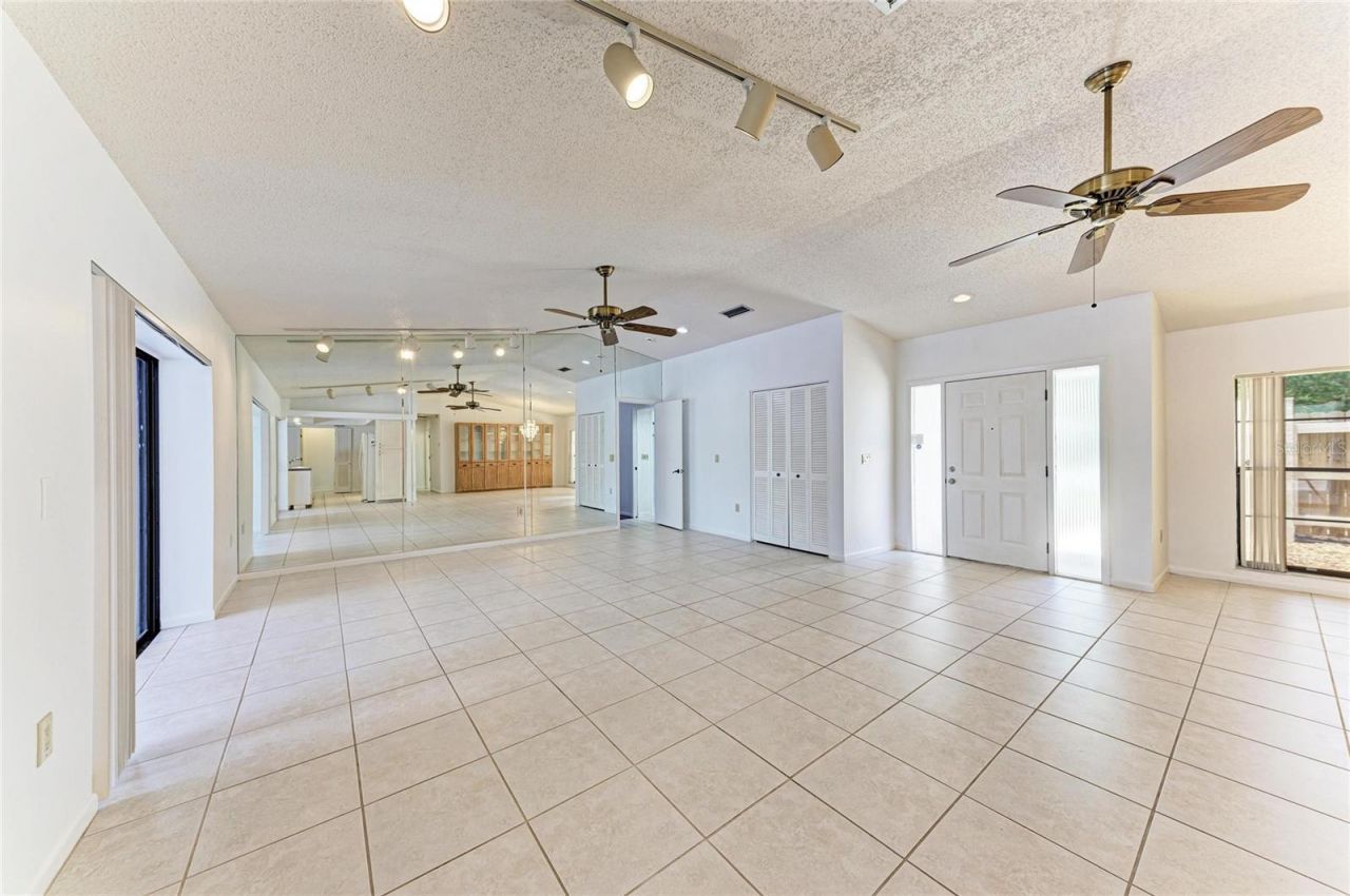 4242 Dryden Circle, Sarasota, FL 34241 Photo