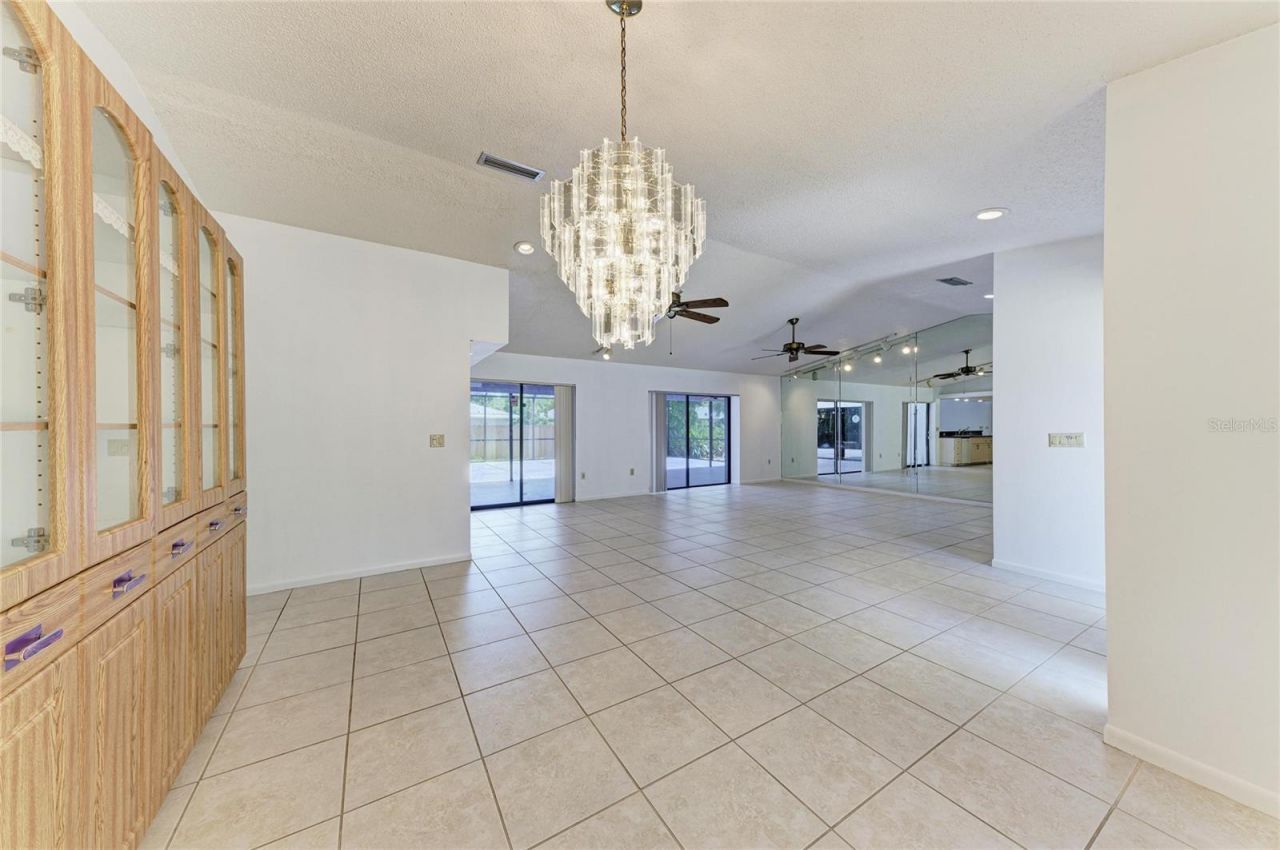 4242 Dryden Circle, Sarasota, FL 34241 Photo