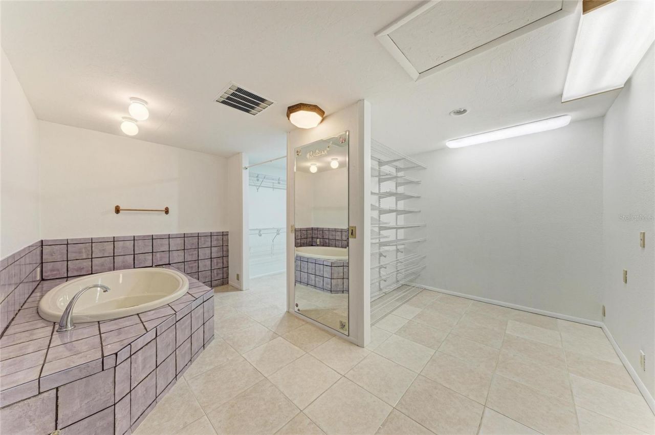 4242 Dryden Circle, Sarasota, FL 34241 Photo
