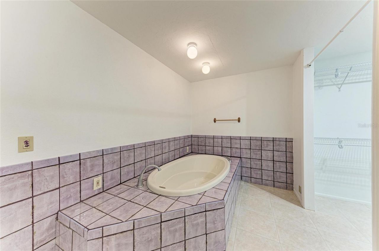4242 Dryden Circle, Sarasota, FL 34241 Photo