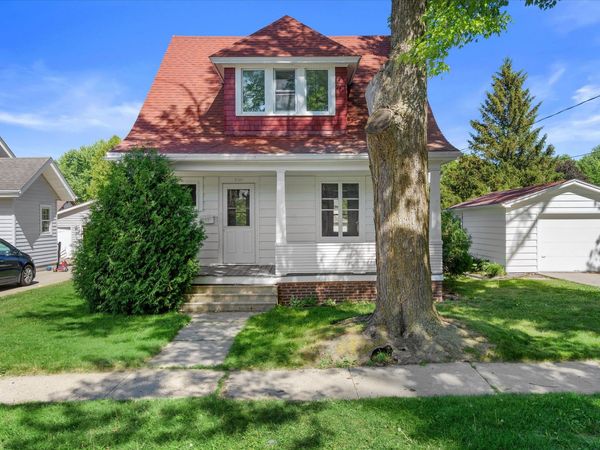 250 N Henninger St, Mayville, WI 53050