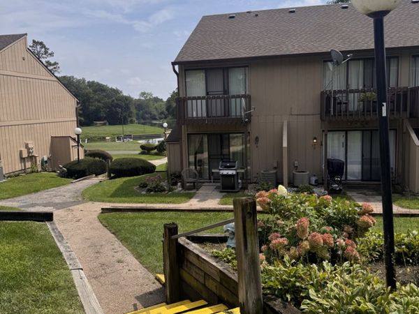 57 Vail Colony Street, Unit 7, Fox Lake, IL 60020