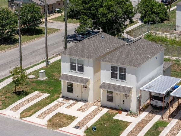 230 S Debus #101B DR, Taylor, TX 76574