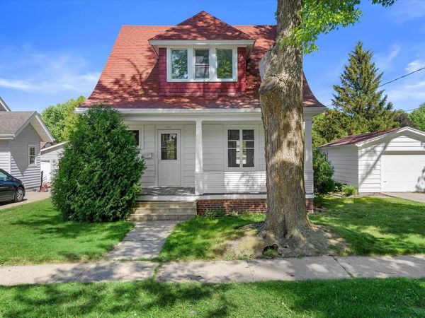 250 N Henninger STREET, Mayville, WI 53050