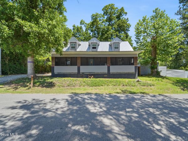 105 E Trent Street , Trenton, NC 28585