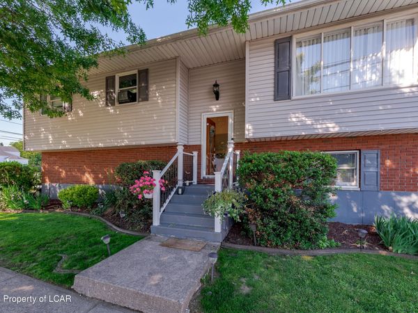 105 N Goodwin Avenue, Kingston, PA 18704