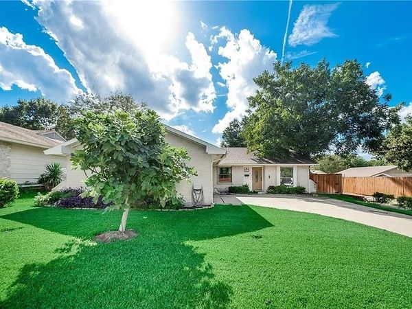 405 Woodmere Drive , Garland, TX 75043