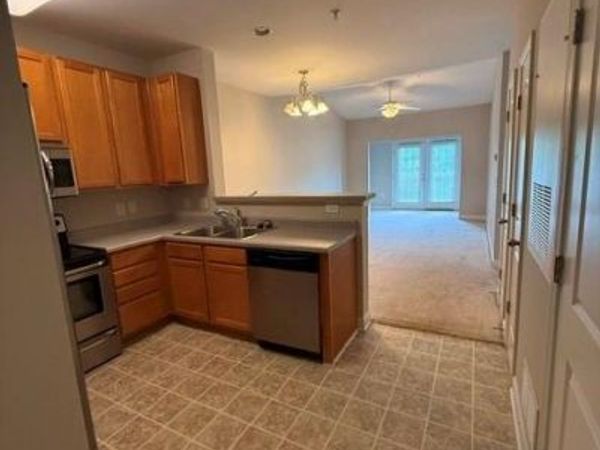 4455 Brassfield Drive , Unit 302, Winston-Salem, NC 27105