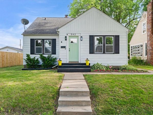 542 21st Avenue , Moline, IL 61265