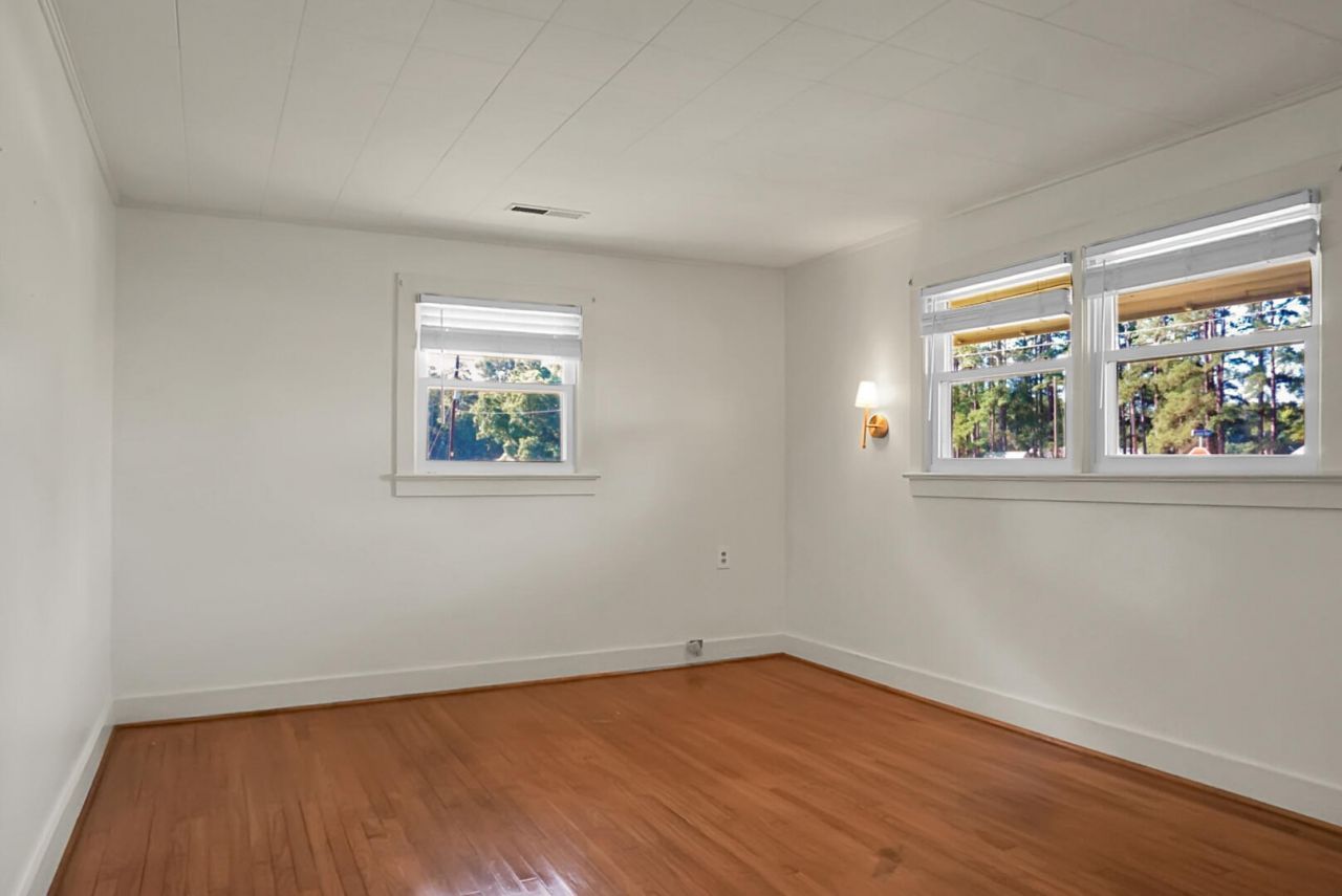 952 W Main Street Photo 12