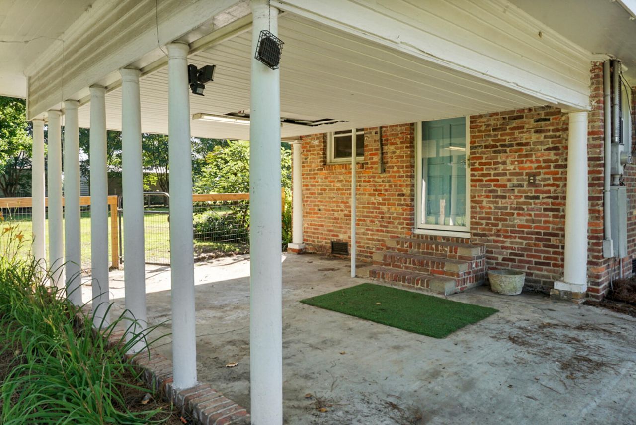 952 W Main Street Photo 5