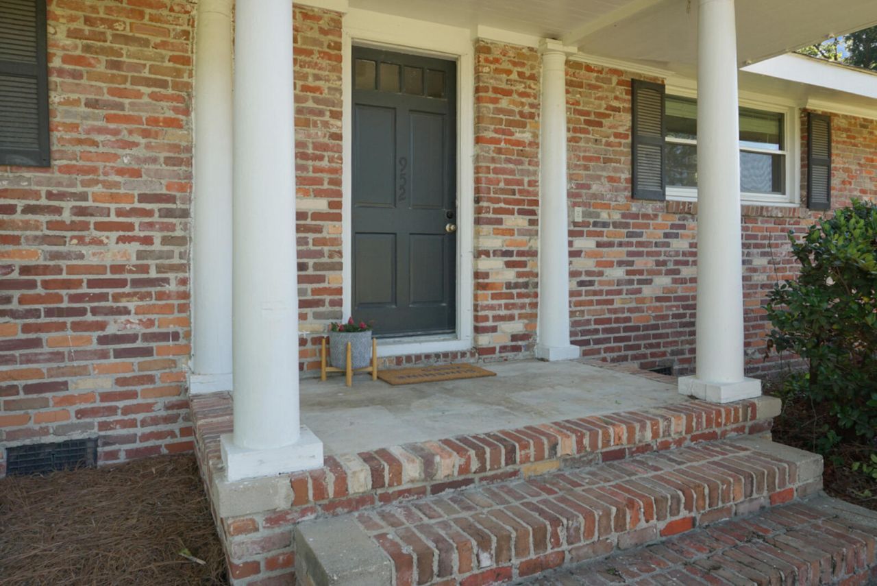 952 W Main Street Photo 9