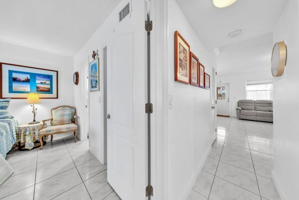 580 Egret Drive, Unit 121, Hallandale Beach, FL 33009 Photo