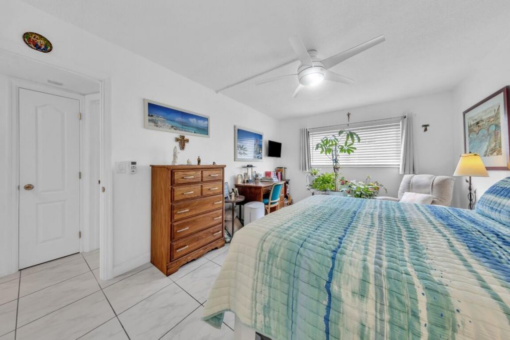 580 Egret Drive, Unit 121, Hallandale Beach, FL 33009 Photo