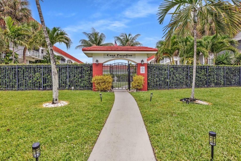 580 Egret Drive, Unit 121, Hallandale Beach, FL 33009 Photo