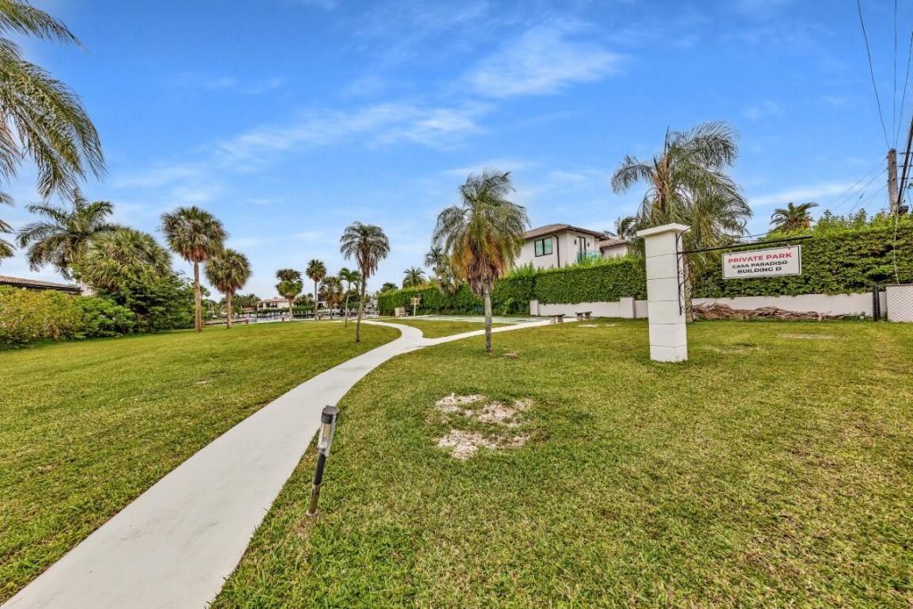 580 Egret Drive, Unit 121, Hallandale Beach, FL 33009 Photo