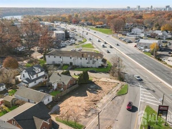49 Player Avenue , Edison, NJ 08817