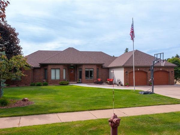 2925 W Princeton Avenue, Eau Claire, WI 54703