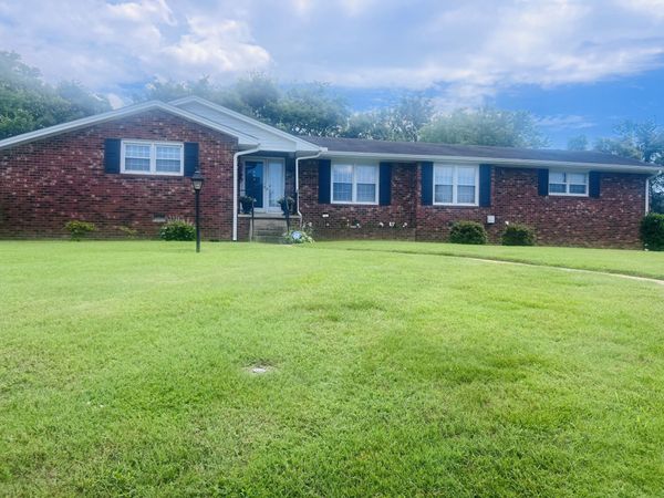 700 Dow Dr , Shelbyville, TN 37160
