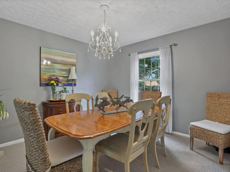 3647 Dinsmore Castle Drive, Columbus, OH 43221 Photo 12