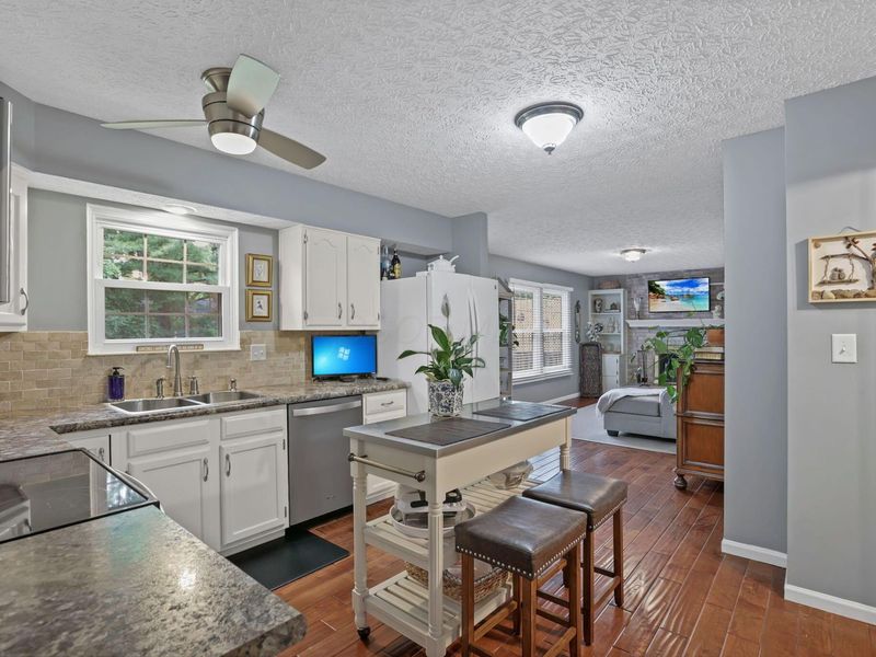 3647 Dinsmore Castle Drive, Columbus, OH 43221 Photo 15