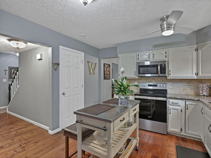 3647 Dinsmore Castle Drive, Columbus, OH 43221 Photo 16