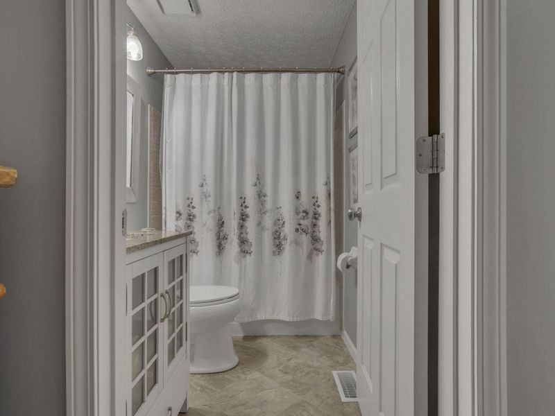 3647 Dinsmore Castle Drive, Columbus, OH 43221 Photo 22