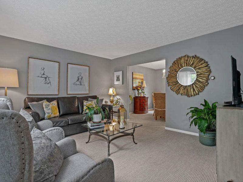 3647 Dinsmore Castle Drive, Columbus, OH 43221 Photo 7