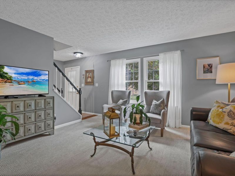 3647 Dinsmore Castle Drive, Columbus, OH 43221 Photo 8