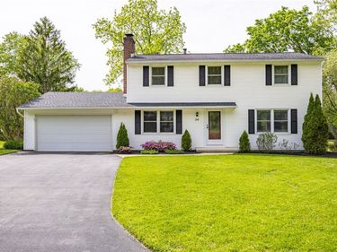 54 Maple Leaf Circle, Penfield, NY 14526