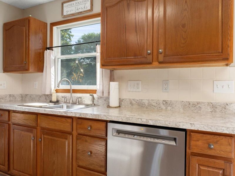 2098 Heidi Way, Newark, OH 43055 Photo 22