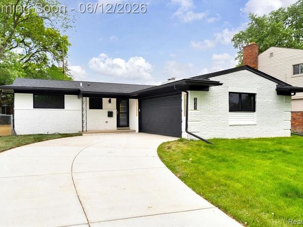 20200 Brookshire Street, Southfield, MI 48076